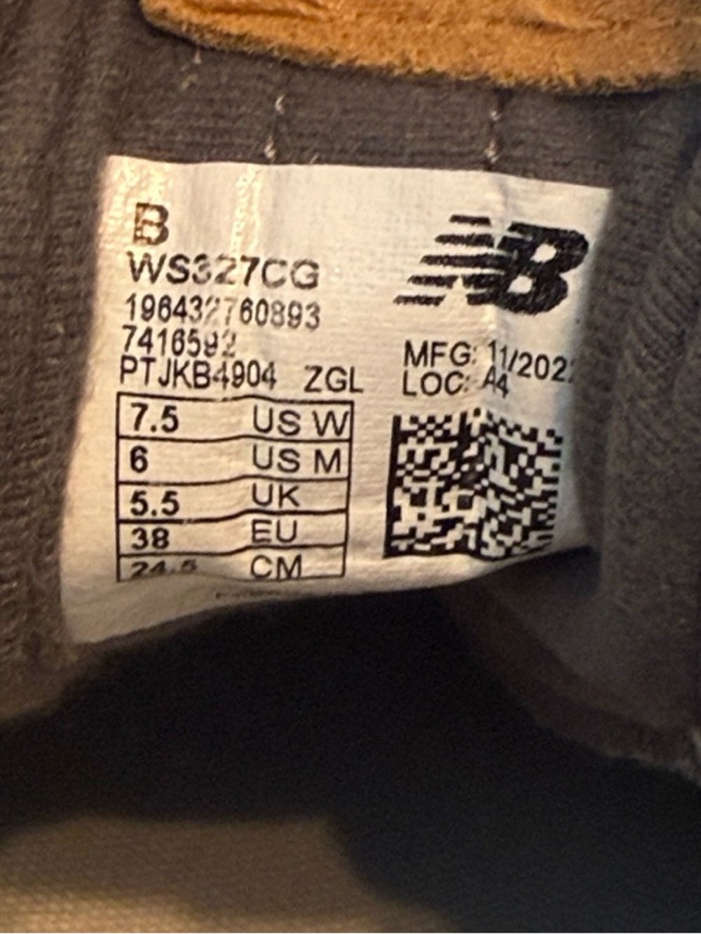 New Balance 327 Sneakers, 7.5 - Picture 7 of 7